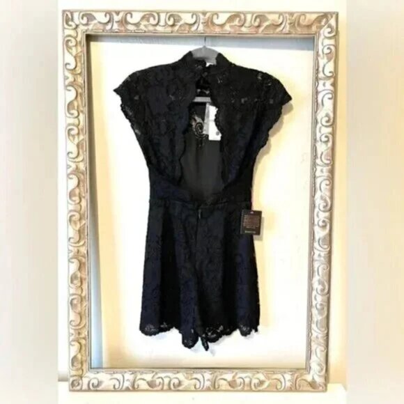 NWT Bebe Lace Romper Open Back High Mock Neck Sweetheart Underlay - Picture 5 of 7